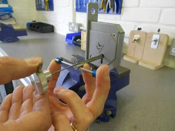 Logan Locksmith Shop Dayton, OH 937-964-4058 - key-broke-in-lock