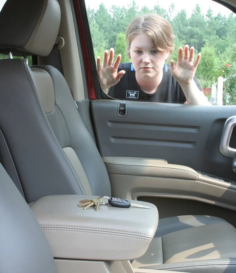 Logan Locksmith Shop Dayton, OH 937-964-4058 - locked-keys-in-car